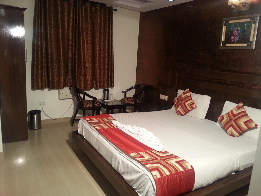 Hotel Udhav Palace New Delhi Exterior photo